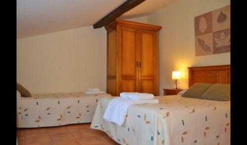 La Pobla de Lillet Villa Sleeps 13 With Pool