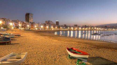 Apartment Next To Las Canteras With Free Parking
