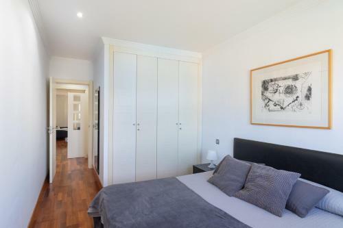 Apartamento Flatguest Ramblas Golf 6c - Parking + Pool + Gym