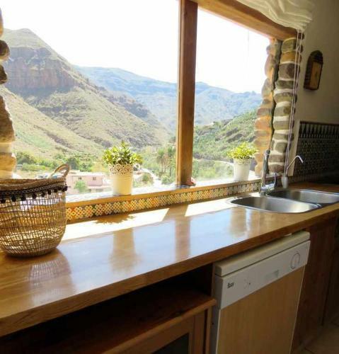 Hermosa Casa En Las Monta�as Con Piscina Privada Y Barbacoa