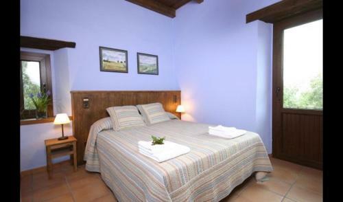 Les Planes D'hostoles Villa Sleeps 14 With Pool