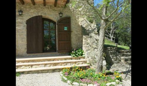 Les Planes D'hostoles Villa Sleeps 14 With Pool