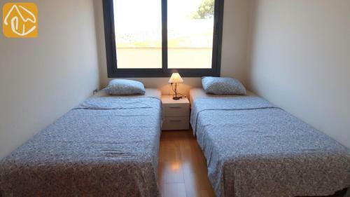 Lloret de Mar Apartment Sleeps 8 Pool Air Con Wifi