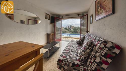 Lloret de Mar Villa Sleeps 10 With Pool And Wifi