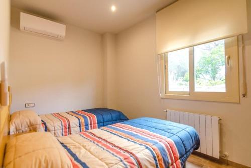 Lloret de Mar Villa Sleeps 8 Pool Air Con Wifi