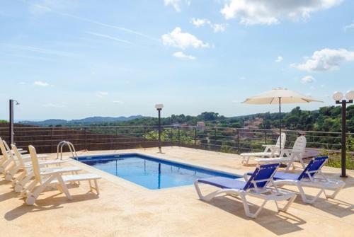 Lloret de Mar Villa Sleeps 8 Pool Air Con Wifi