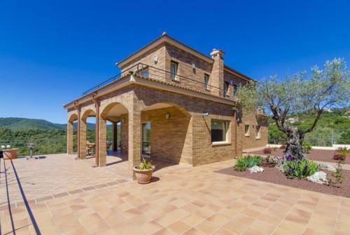 Lloret de Mar Villa Sleeps 8 Pool Air Con Wifi