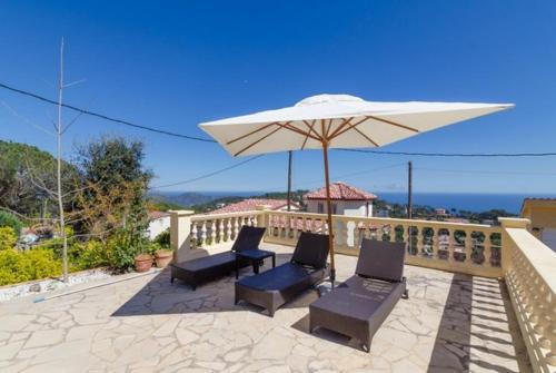 Lloret de Mar Villa Sleeps 10 Pool Air Con Wifi