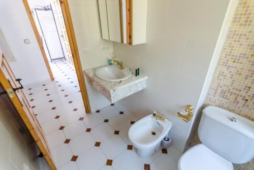 Lloret de Mar Villa Sleeps 10 Pool Air Con Wifi