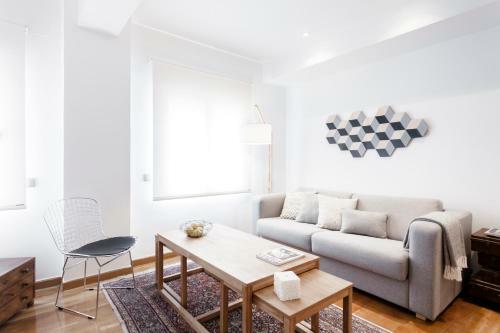 Principe de Vergara Apartment By Flatsweethome