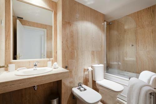 Ayala Apartment By Flatsweethome