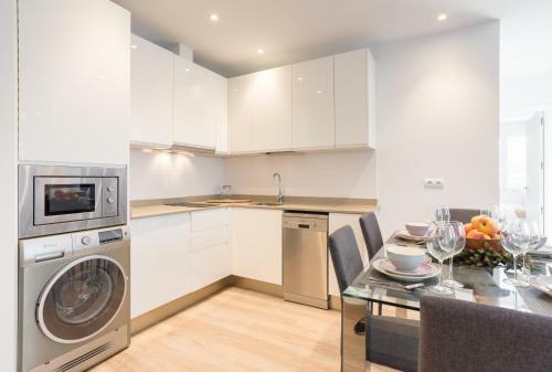 Urbe10 Premium Atarazanas 4 Bedrooms Apartment