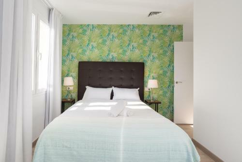Urbe10 Premium Atarazanas 4 Bedrooms Apartment