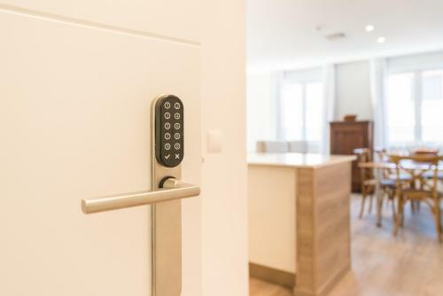 Urbe10 Premium Atarazanas 4 Bedrooms Apartment