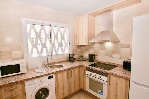 Malaga Station Apartment By Rafleys