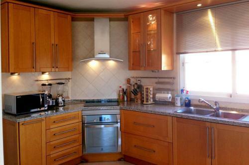 Malaga Villa Sleeps 10 With Pool And Air Con