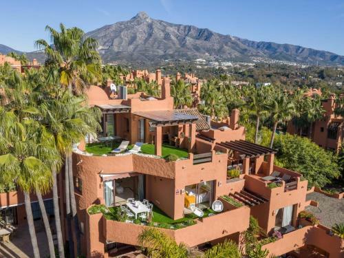 La Alzambra Peaceful Hideaway With Sea Views