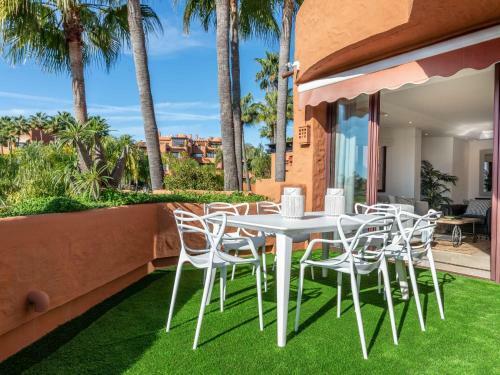 La Alzambra Peaceful Hideaway With Sea Views