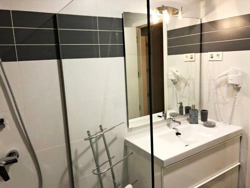 Elegant Apartment In Puerto Banus