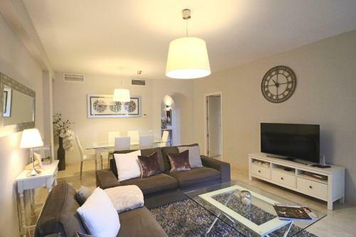 Elegant Apartment In Puerto Banus