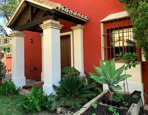 Villa Nabrisa Marbella, 5 Bedroom, Private Pool, Garden, Bbq