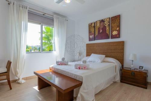 Aloha Puerto Ban�s Beach Apartment