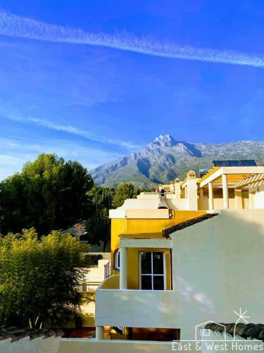 Corona de Nag�eles Townhouse - Eaw Homes