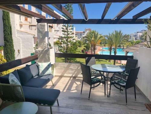 37 - Beach Front Apartment With Pool Views In Las Adeflas