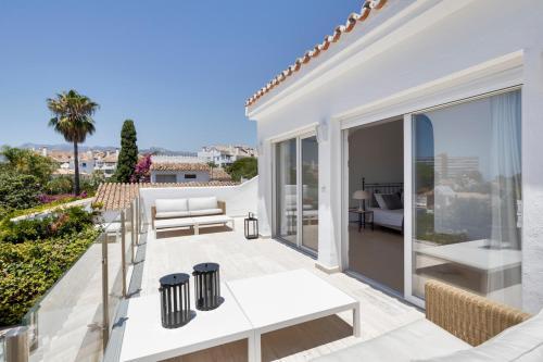Las Chapas Villa Sleeps 14 With Pool And Air Con