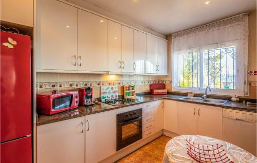 Three-bedroom Holiday Home In Macanet de La Selva