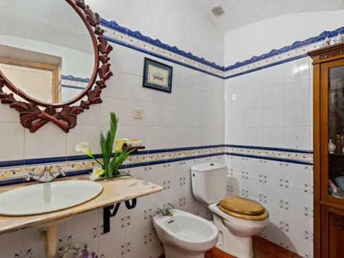 Timeless Holiday Home In Membrio With Swimming Pool