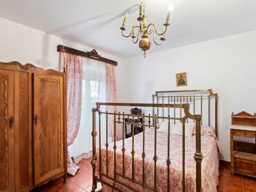 Timeless Holiday Home In Membrio With Swimming Pool