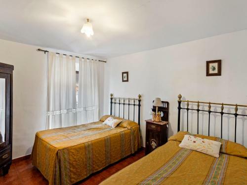 Timeless Holiday Home In Membrio With Swimming Pool