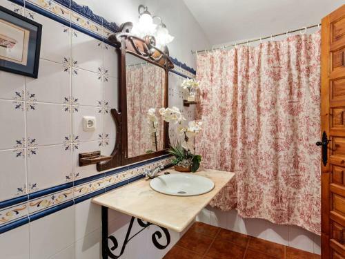 Timeless Holiday Home In Membrio With Swimming Pool