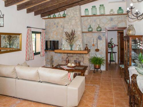 Muro Villa Sleeps 8 With Pool And Air Con
