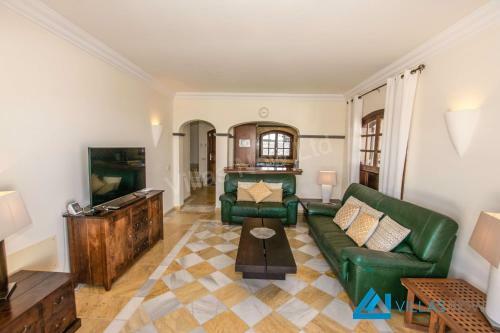 Villa Valentina - Lh156 By Villas Now Ltd