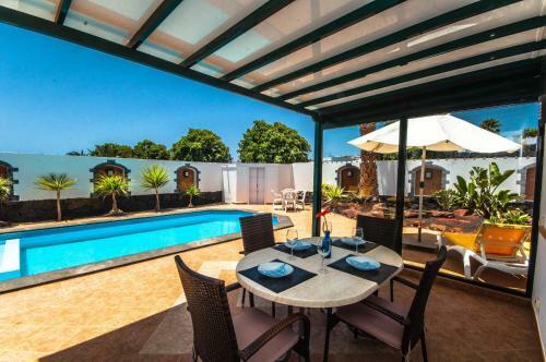 Villa Los Arcos - Lh160 By Villas Now Ltd