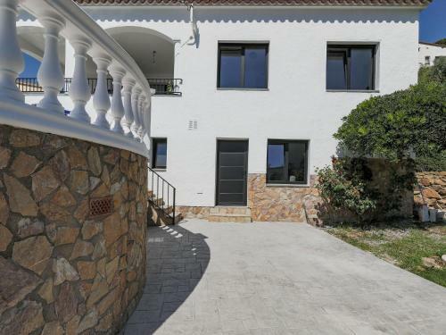 Elegant Villa In Roses With Private Swimming Pool