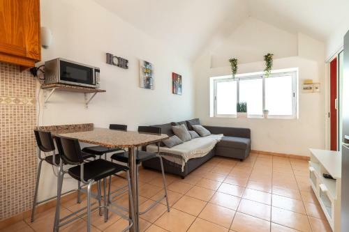 Flatguest Los Tunos +garden +pool +wifi