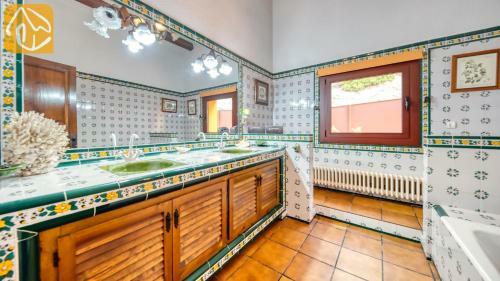 Sant Genis de Palafolls Villa Sleeps 10 Pool Wifi