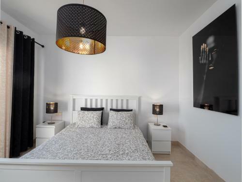 2305 - Luxury Villa With Sea View And Pools