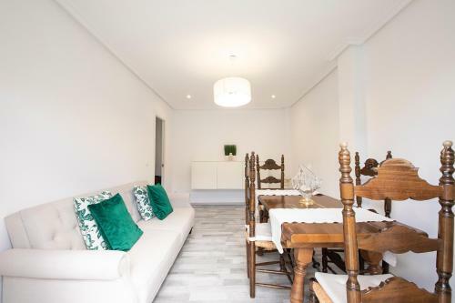 Beautiful Apartment With Terrace - Prime Location!