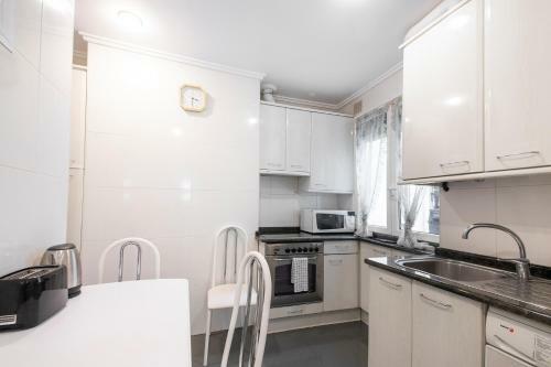 Beautiful Apartment With Terrace - Prime Location!