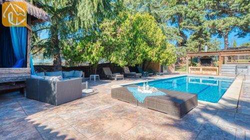 Vidreres Villa Sleeps 22 Pool Air Con Wifi