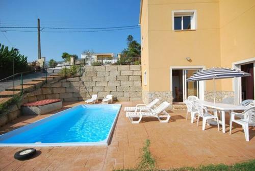 Villa In Santa Ceclina Sleeps 6 Includes Swimming Pool 4