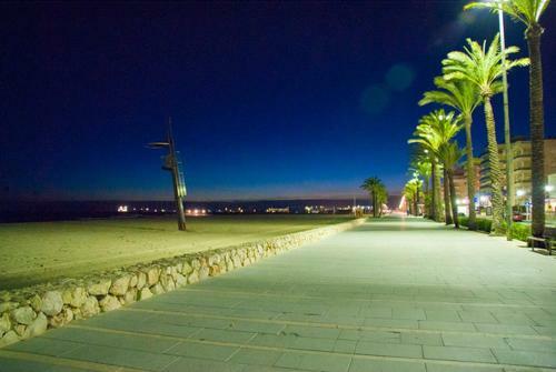 Sant Vicenc de Calders Villa Sleeps 8 Pool Wifi