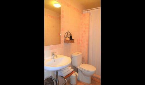 Villa In Cantallops Sleeps 6 With Pool And Air Con