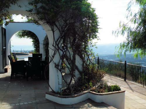 Graceful Villa In Sayalonga With Swimming Pool