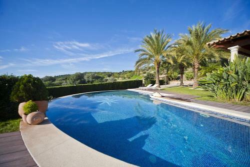 Selva Villa Sleeps 8 With Pool Air Con And Wifi
