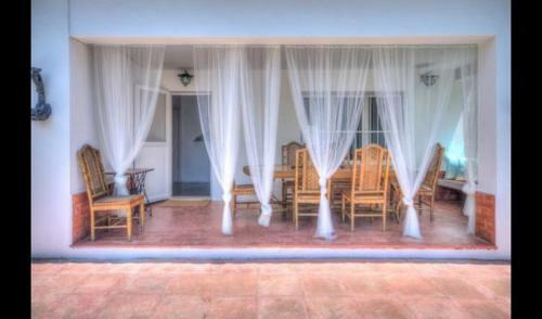 Sitges Villa Sleeps 20 With Pool And Air Con